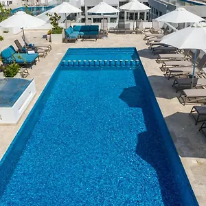 https://ipana-luxury-condos-by-playa-district.allrivieramayahotels.com